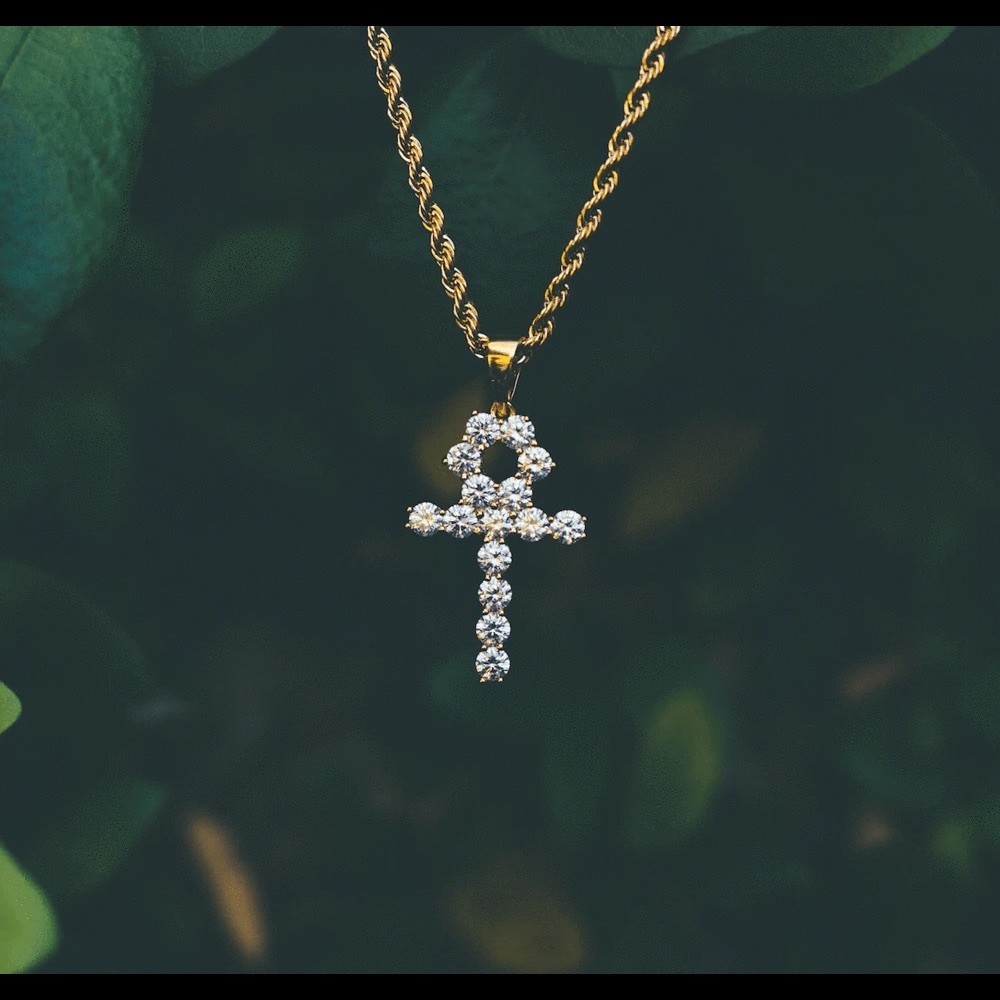 Men’s Micro Diamond Gold Pendant & Rope Gold Chain